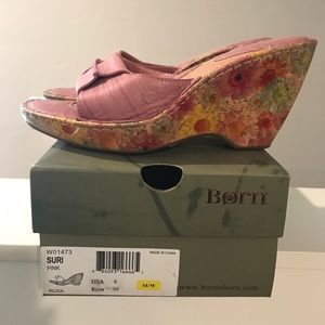 Born Suri Rosa Wedges Sz 8 medium width